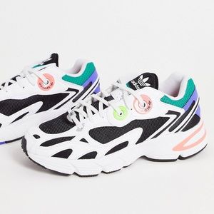 Womens Adidas Astir Sneakers. Size 6.